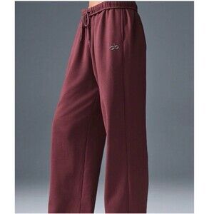 ALO Yoga Accolade Sweatpant Straight Leg Burgundy Truffle XXS
